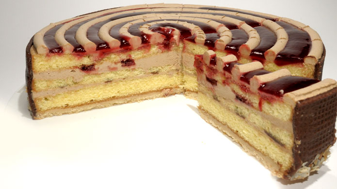 Brüsseler Nougat Torte* Nougatcreme, 3-Fruchteinlage